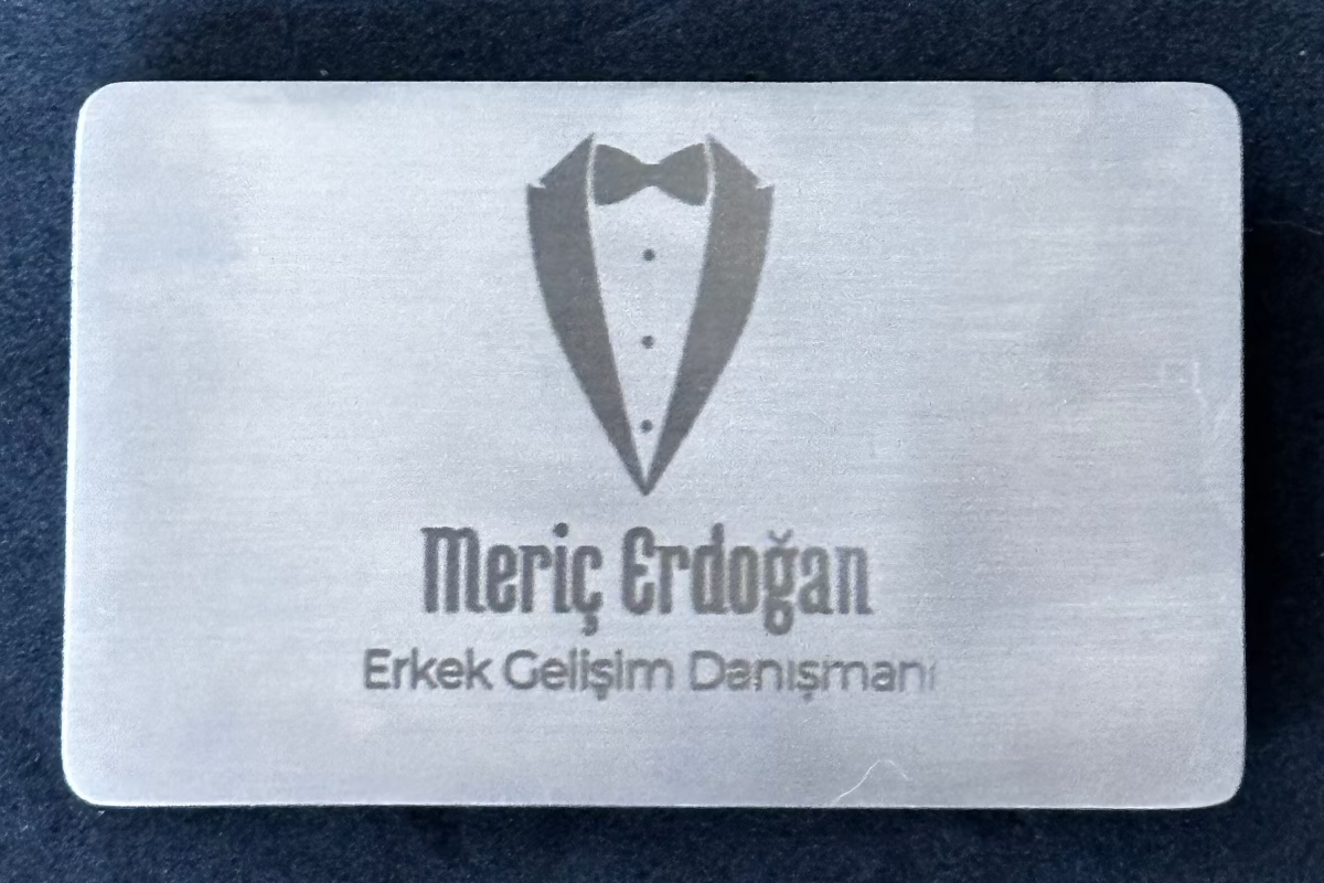 Gümüş Gri Metal QR kodlu Kişiselleştirilebilir Kartvizit